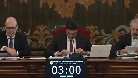 El alcalde Luis Barcala en el pleno de este jueves El alcalde Luis Barcala en el pleno de este jueves