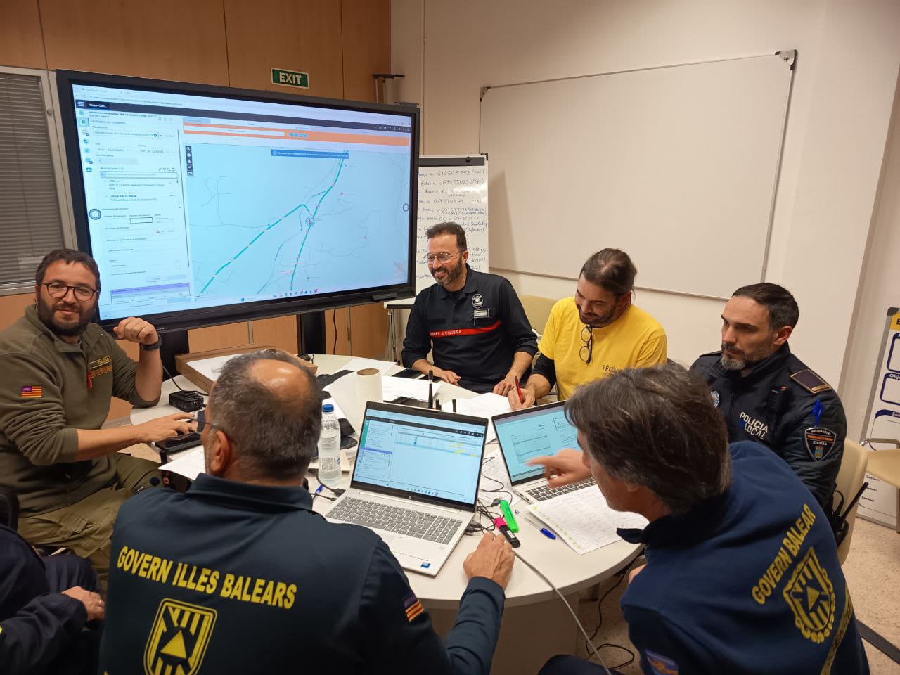 Emergencias coordina 90 incidentes por el temporal en Baleares, la mayoría en Ibiza Emergencias coordina 90 incidentes por el temporal en Baleares, la mayoría en Ibiza