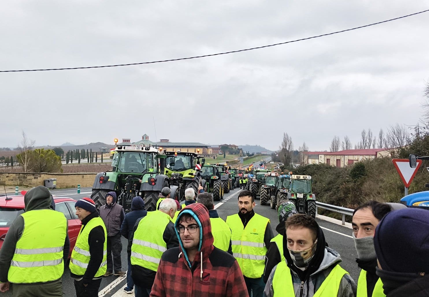 Recorremos los 5 puntos en los que se desarrolla la tractorada en La Rioja Recorremos los 5 puntos en los que se desarrolla la tractorada en La Rioja