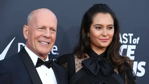 La mujer de Bruce Willis vuelve a actualizar su estado de salud: "Solo le está fallando el cerebro". La mujer de Bruce Willis vuelve a actualizar su estado de salud: "Solo le está fallando el cerebro".