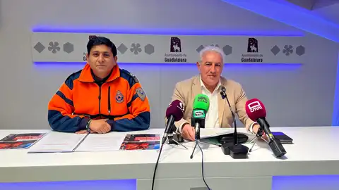 David de Diego, Jefe de Protección Civil (izquierda) y Chema Antón, concejal de Seguridad Guadalajara (derecha) David de Diego, Jefe de Protección Civil (izquierda) y Chema Antón, concejal de Seguridad Guadalajara (derecha)