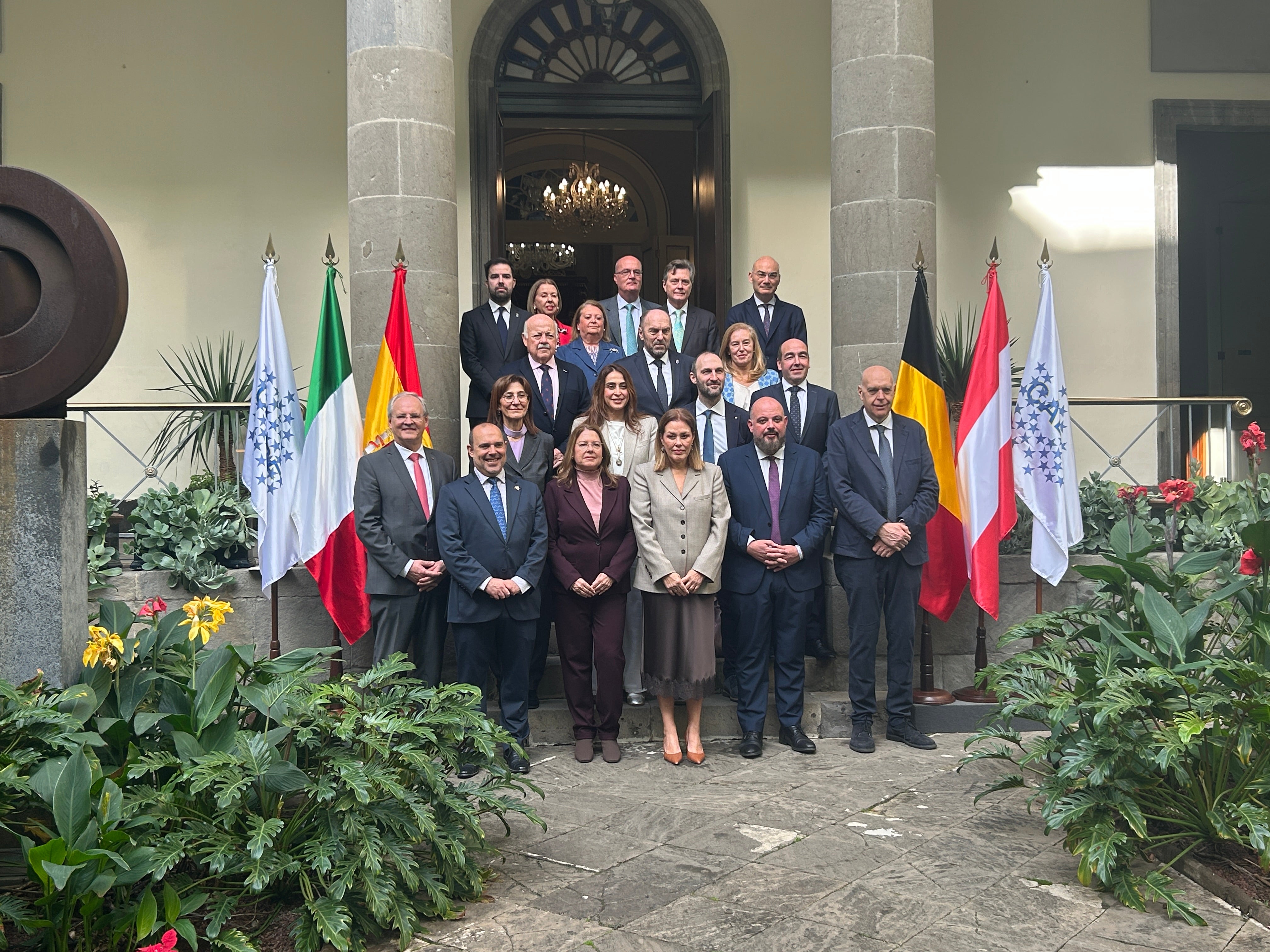 Manuel Naharro tendrá un papel importante en la CALRE y liderará y coordinará el grupo europeo de Igualdad y Reto Demográfico Manuel Naharro tendrá un papel importante en la CALRE y liderará y coordinará el grupo europeo de Igualdad y Reto Demográfico