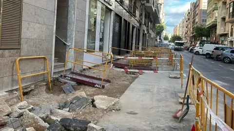 Obras en la calle Ruperto Chapí de Elche. Obras en la calle Ruperto Chapí de Elche.