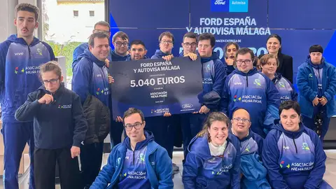 Ford Autovisa entrega más de 5.000 € a la Asociación Nena Paine gracias a su campaña solidaria de pruebas de conducción Ford Autovisa entrega más de 5.000 € a la Asociación Nena Paine gracias a su campaña solidaria de pruebas de conducción