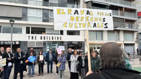 Los vecinos del Raval Roig protestan porque no se atienden sus reivindicaciones Los vecinos del Raval Roig protestan porque no se atienden sus reivindicaciones