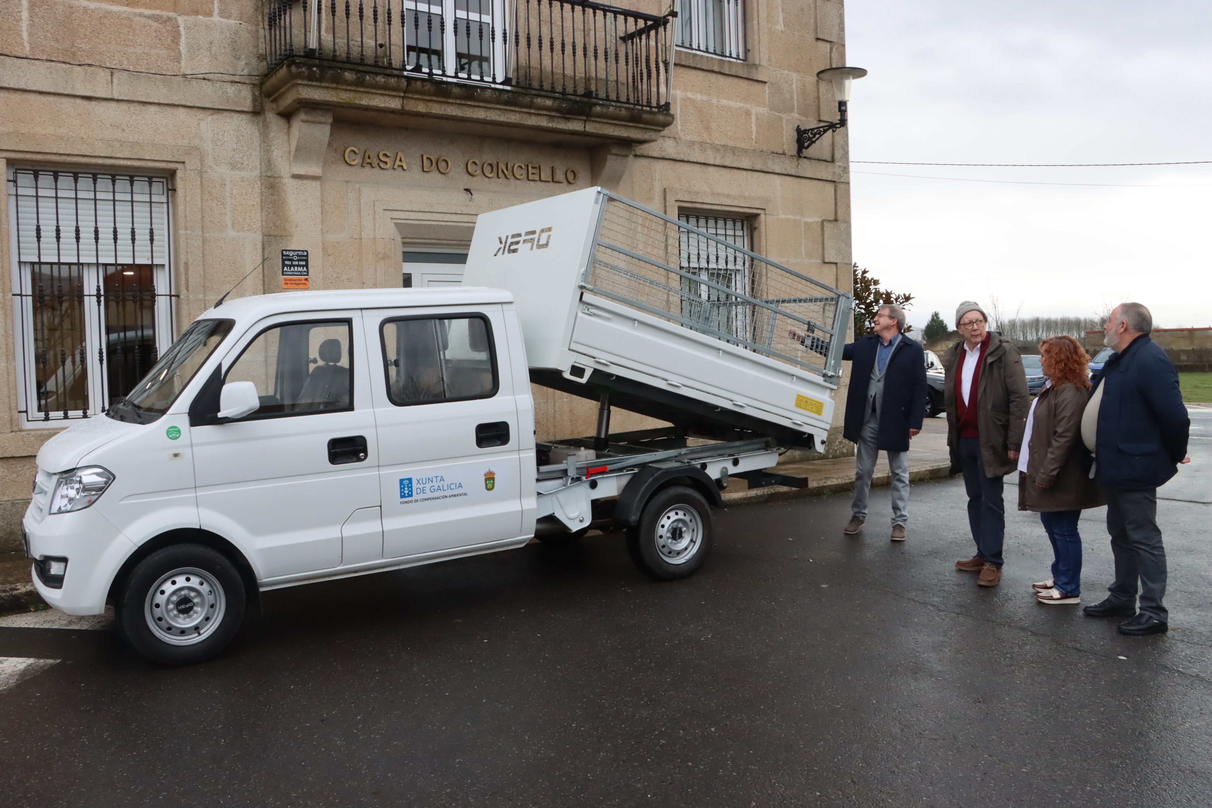 A Xunta financia un novo vehículo lixeiro para o Concello de Castrelo do Val A Xunta financia un novo vehículo lixeiro para o Concello de Castrelo do Val