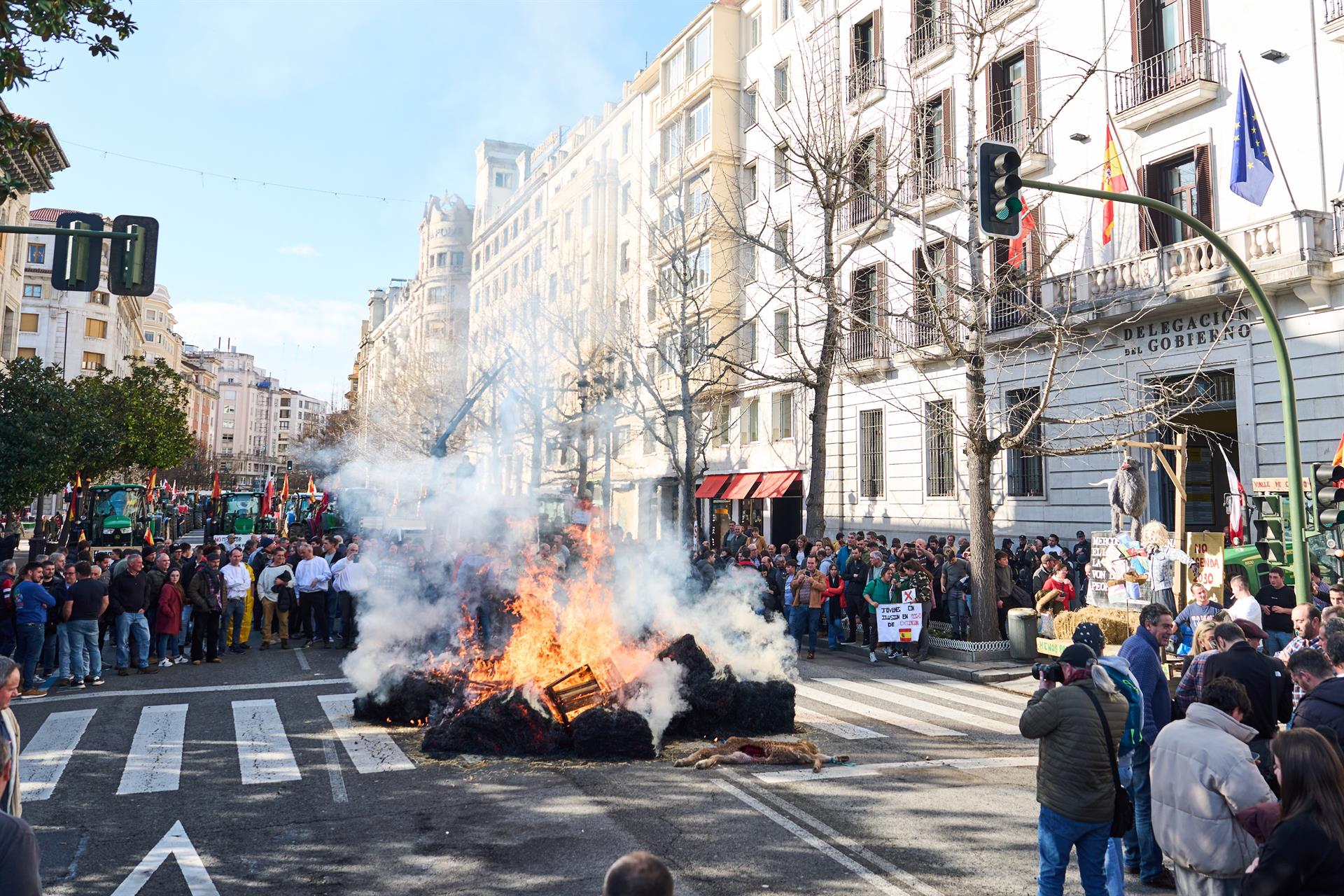 Los ganaderos cántabros protagonizan una movilización tensa en Santander Los ganaderos cántabros protagonizan una movilización tensa en Santander