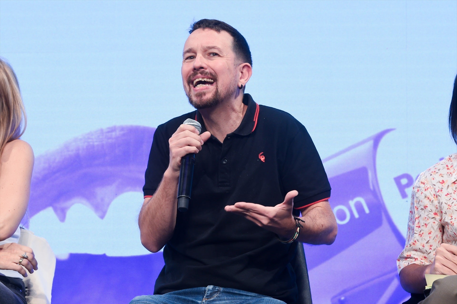 Pablo Iglesias rechaza la invitación de Pérez Reverte: "Es como Julio Iglesias organizando unas jornadas sobre feminismo" Pablo Iglesias rechaza la invitación de Pérez Reverte: "Es como Julio Iglesias organizando unas jornadas sobre feminismo"