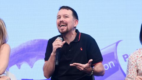 Pablo Iglesias rechaza la invitaci&oacute;n de P&eacute;rez Reverte: "Es como Julio Iglesias organizando unas jornadas sobre feminismo"