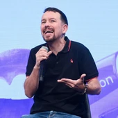 Pablo Iglesias rechaza la invitación de Pérez Reverte: "Es como Julio Iglesias organizando unas jornadas sobre feminismo" Pablo Iglesias rechaza la invitación de Pérez Reverte: "Es como Julio Iglesias organizando unas jornadas sobre feminismo"