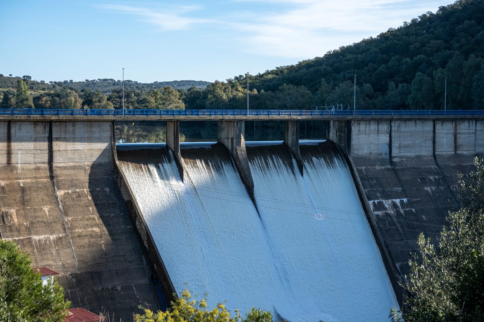 Incidencias, embalses al límite y carreteras cortadas. El paso de la Borrasca Leonardo por Extremadura Incidencias, embalses al límite y carreteras cortadas. El paso de la Borrasca Leonardo por Extremadura