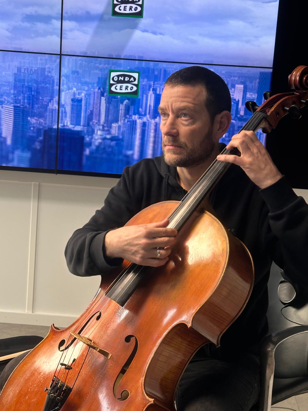 Del conservatori al club de jazz: el viatge musical del violoncel·lista Matthieu Saglio Del conservatori al club de jazz: el viatge musical del violoncel·lista Matthieu Saglio