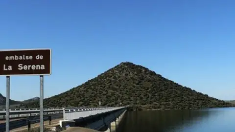 El cuerpo localizado en el embalse de La Serena corresponde al del varón desaparecido desde este domingo El cuerpo localizado en el embalse de La Serena corresponde al del varón desaparecido desde este domingo