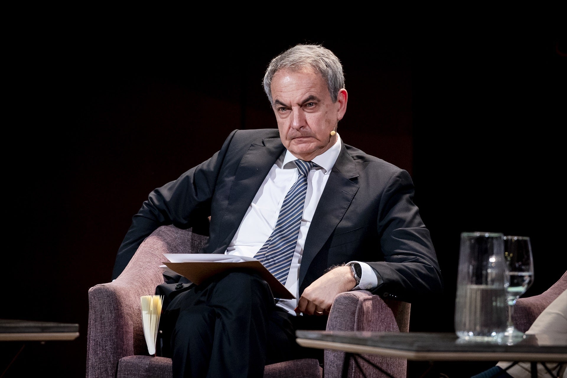 El expresidente del Gobierno José Luis Rodríguez Zapatero interviene durante la presentación del libro 'Las huellas de la Transición. El expresidente del Gobierno José Luis Rodríguez Zapatero interviene durante la presentación del libro 'Las huellas de la Transición.