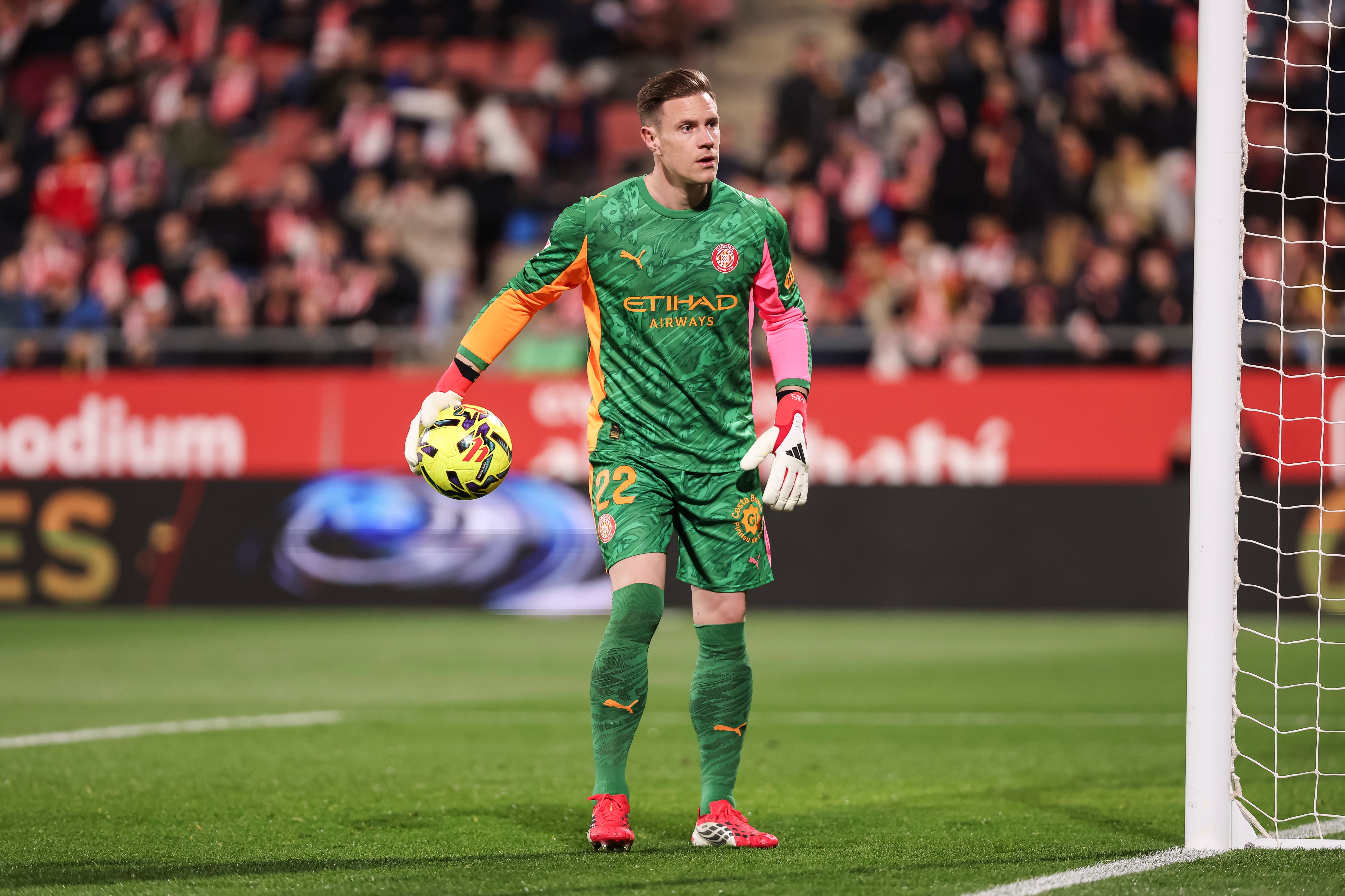 Ter Stegen será operado este viernes y estará varios meses de baja Ter Stegen será operado este viernes y estará varios meses de baja