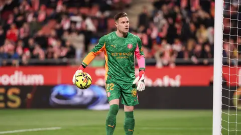 Ter Stegen será operado este viernes y estará varios meses de baja Ter Stegen será operado este viernes y estará varios meses de baja