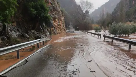 CM-3203 entre Ayna y El Pontarrón CM-3203 entre Ayna y El Pontarrón