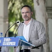 El alcalde de Móstoles, Manuel Bautista, interviene durante un acto de campaña del partido. El alcalde de Móstoles, Manuel Bautista, interviene durante un acto de campaña del partido.