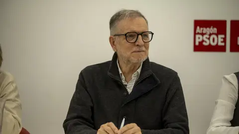 El expresidente de Aragón, Marcelino Iglesias, durante la reunión de la Comisión Ejecutiva del PSOE en Aragón, en la sede del PSOE en Aragón, a 19 de marzo de 2025, en Zaragoza, Aragón (España). El expresidente de Aragón, Marcelino Iglesias, durante la reunión de la Comisión Ejecutiva del PSOE en Aragón, en la sede del PSOE en Aragón, a 19 de marzo de 2025, en Zaragoza, Aragón (España).