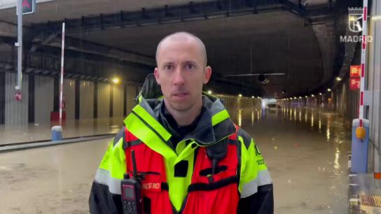 La rotura de una tubería corta el servicio de la línea 8 de Metro de Madrid e inunda la M14 y el túnel de acceso al aeropuerto