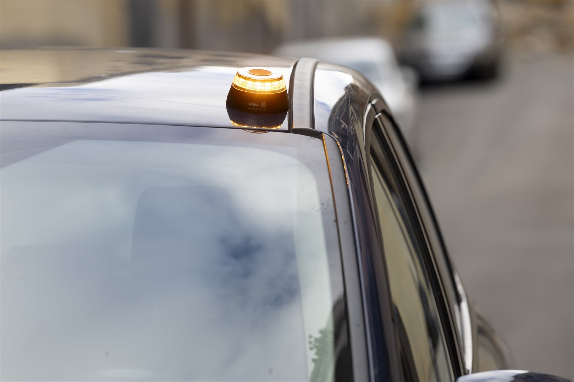 Baliza V-16 de emergencia para vehículos. Baliza V-16 de emergencia para vehículos.