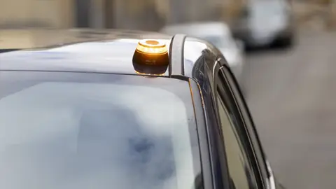 Baliza V-16 de emergencia para vehículos. Baliza V-16 de emergencia para vehículos.