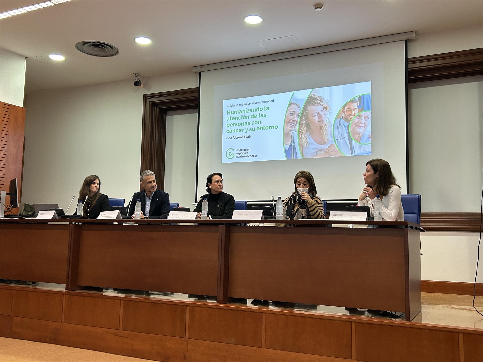 La AECC presenta en Mérida un modelo de atención al cáncer "más humano e integral" La AECC presenta en Mérida un modelo de atención al cáncer "más humano e integral"