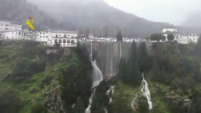 Última hora de la borrasca Leonardo, en directo: Andalucía sigue en alerta con graves inundaciones y miles de personas desalojadas Última hora de la borrasca Leonardo, en directo: Andalucía sigue en alerta con graves inundaciones y miles de personas desalojadas