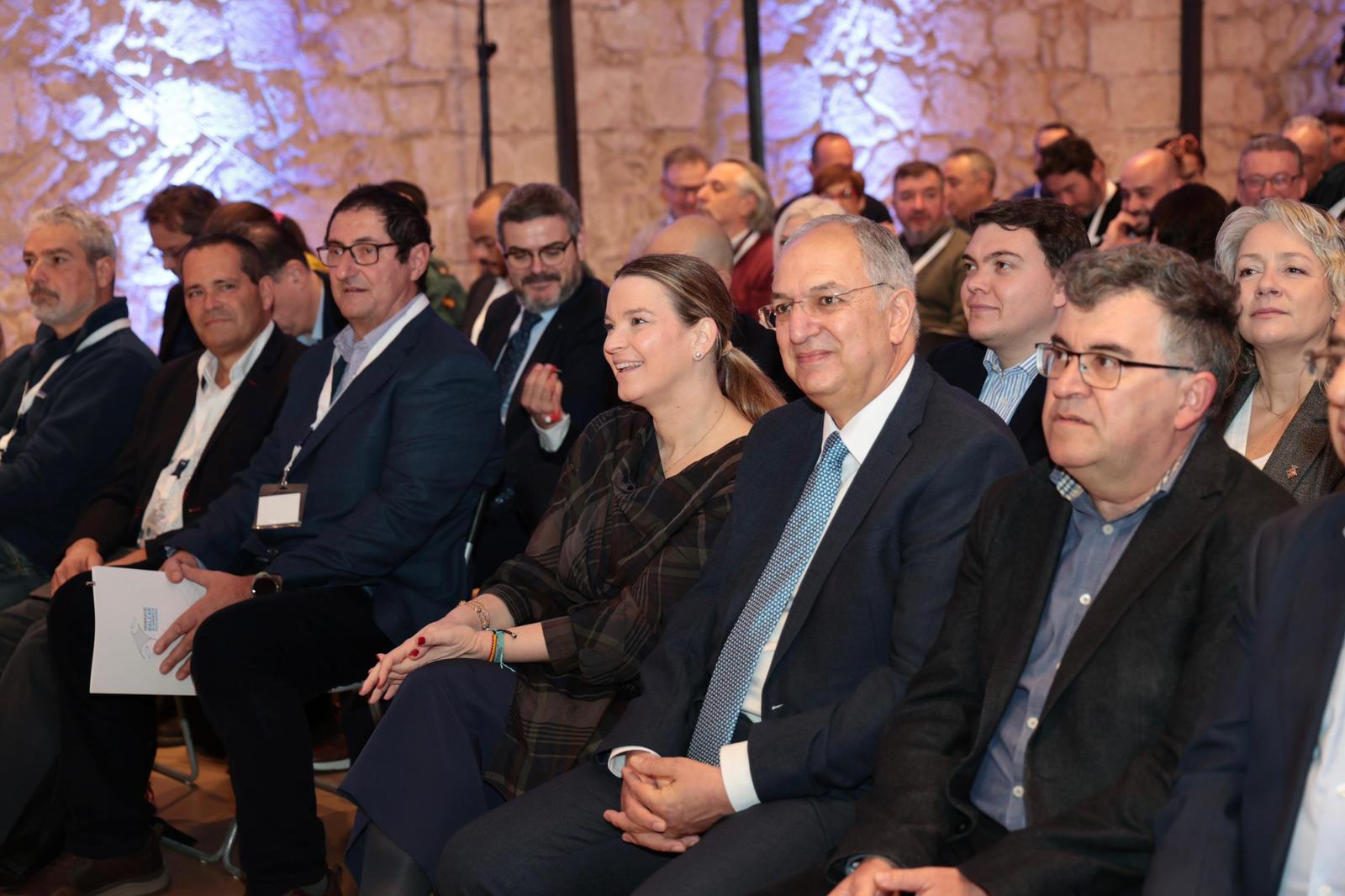 La Comisión Europea tendrá en cuenta la opinión de Baleares en la estrategia de zonas costeras La Comisión Europea tendrá en cuenta la opinión de Baleares en la estrategia de zonas costeras