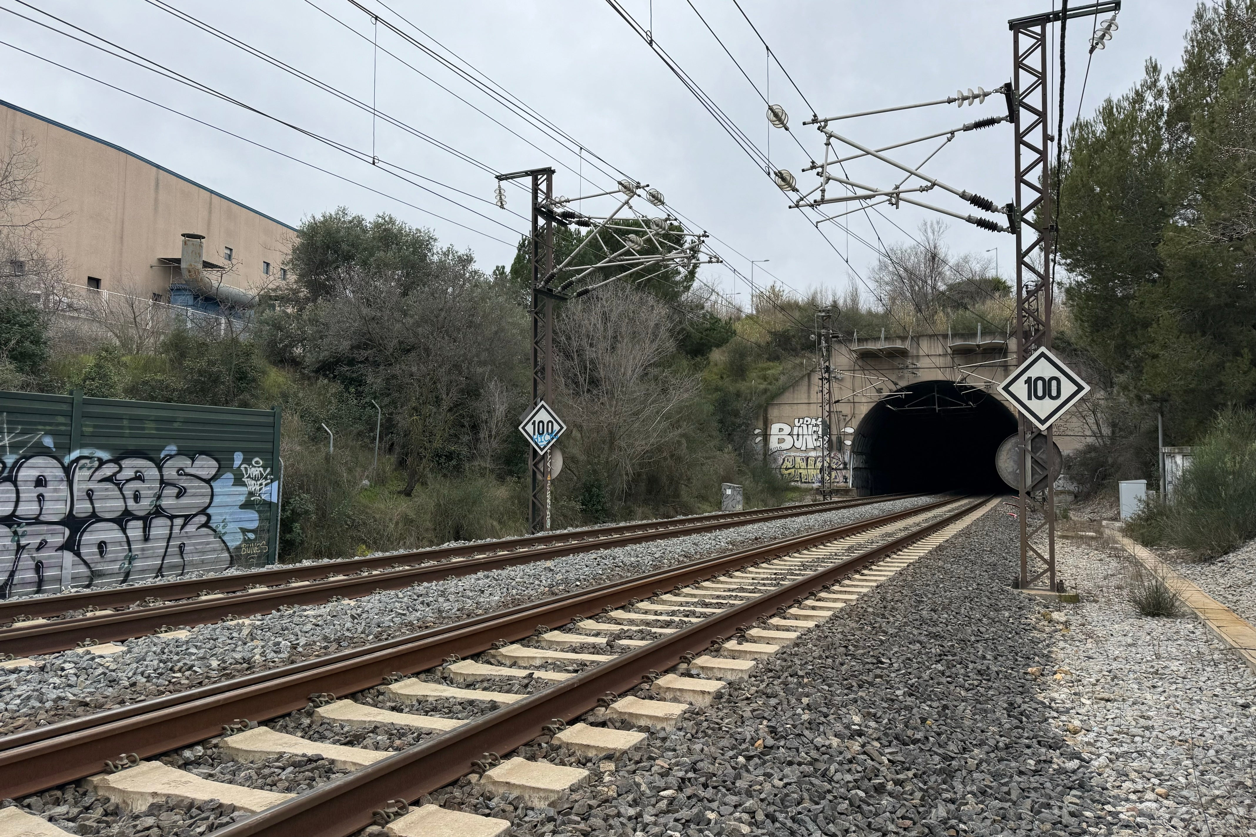 Adif reobre parcialment el túnel de Rubí pel pas de mercaderies Adif reobre parcialment el túnel de Rubí pel pas de mercaderies