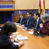 Constituida la comisión de seguimiento del convenio para el abastecimiento al Campo de Calatrava Constituida la comisión de seguimiento del convenio para el abastecimiento al Campo de Calatrava