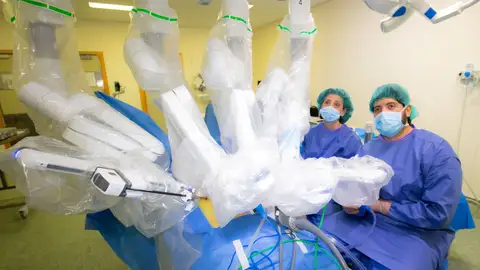 Vithas alcanza los siete robots quirúrgicos Da Vinci para avanzar en la seguridad y precisión de las cirugías complejas Vithas alcanza los siete robots quirúrgicos Da Vinci para avanzar en la seguridad y precisión de las cirugías complejas