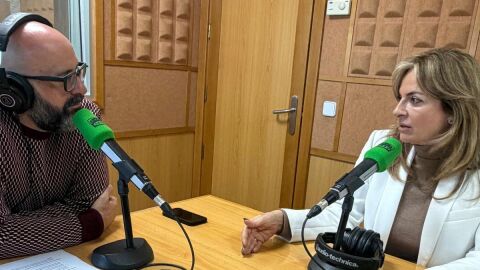 Esther Monz&oacute;n, consejera de Sanidad del Gobierno de Canarias, con Sergio Mir&oacute;