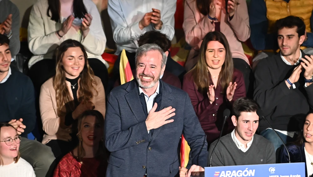 Jorge Azcón, durante un mitin en Zaragoza. Jorge Azcón, durante un mitin en Zaragoza.