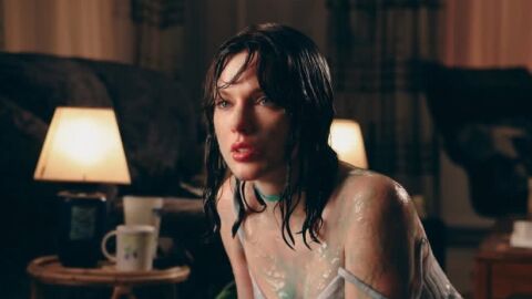 Taylor Swift, en el videoclip de 'Opalite'