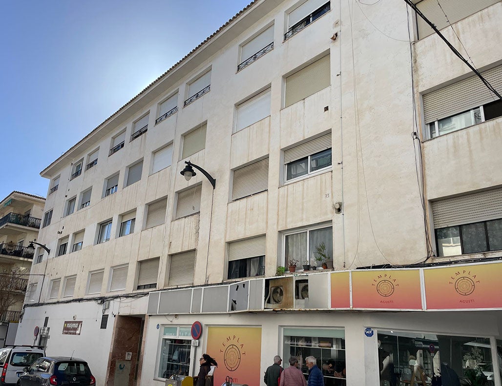 Altea firma los contratos de la segunda fase de 12 edificios del Plan de Barrios por 2,72 millones de euros Altea firma los contratos de la segunda fase de 12 edificios del Plan de Barrios por 2,72 millones de euros