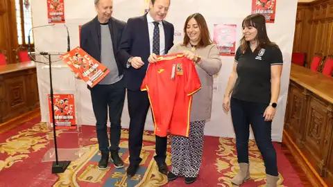 Presentado el partido de rugby entre España y Suiza que se jugará en Palencia .