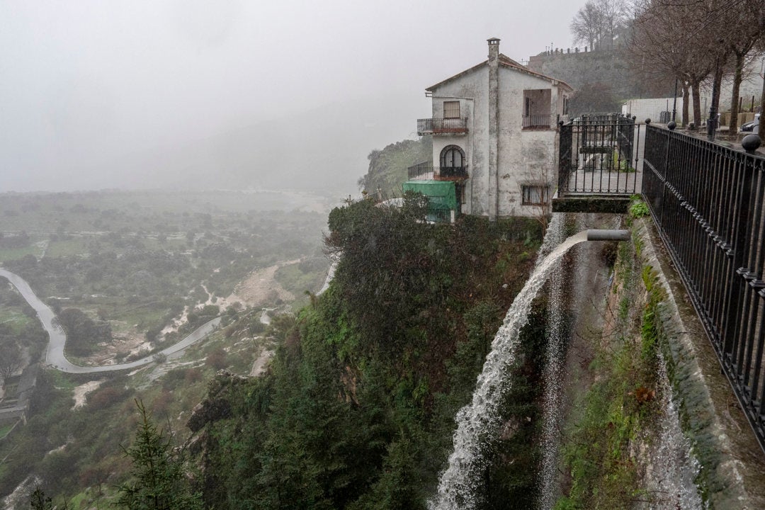 El temporal no da tregua y Roberto Brasero alerta de lo que llega con la nueva borrasca Marta: más lluvia y posibles nevadas El temporal no da tregua y Roberto Brasero alerta de lo que llega con la nueva borrasca Marta: más lluvia y posibles nevadas
