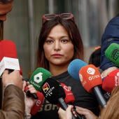 Elisa Mouliaá atiende a los medios en una foto de archivo