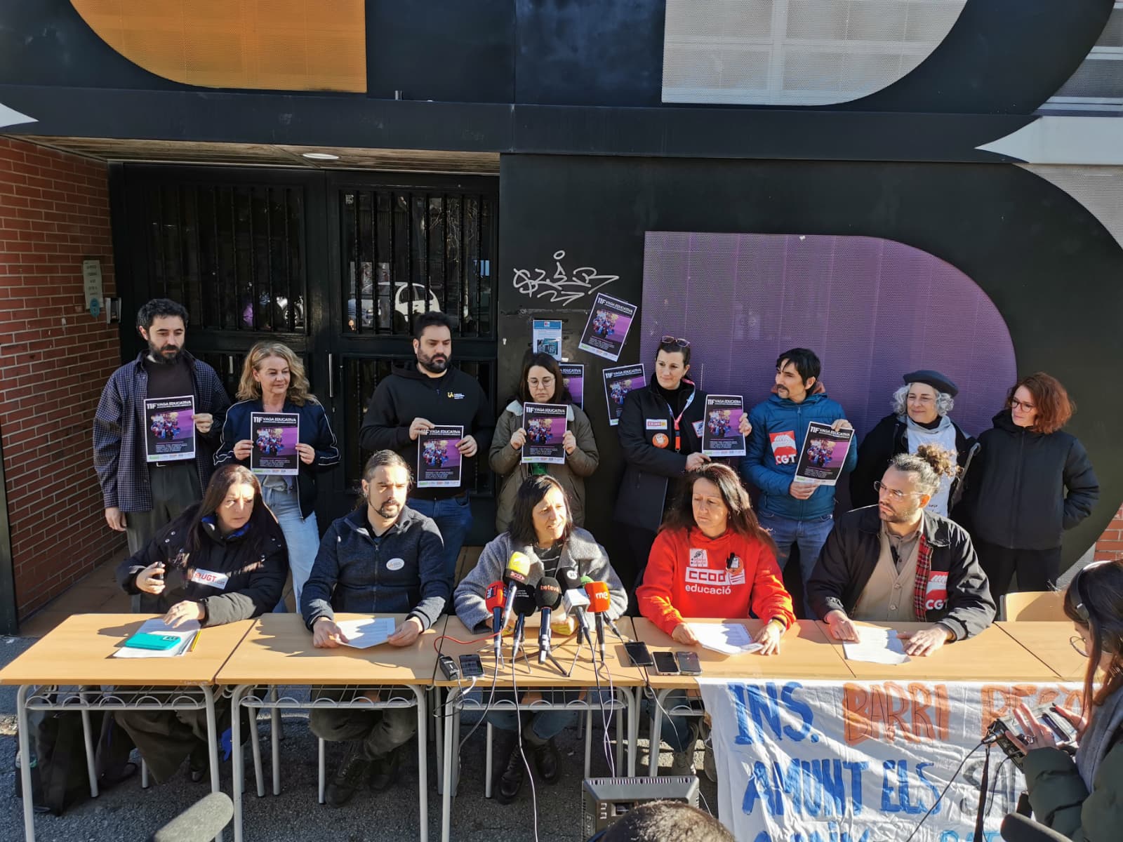 Professors i mestres plantegen una setmana de vaga al març Professors i mestres plantegen una setmana de vaga al març