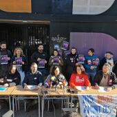 Professors i mestres plantegen una setmana de vaga al març