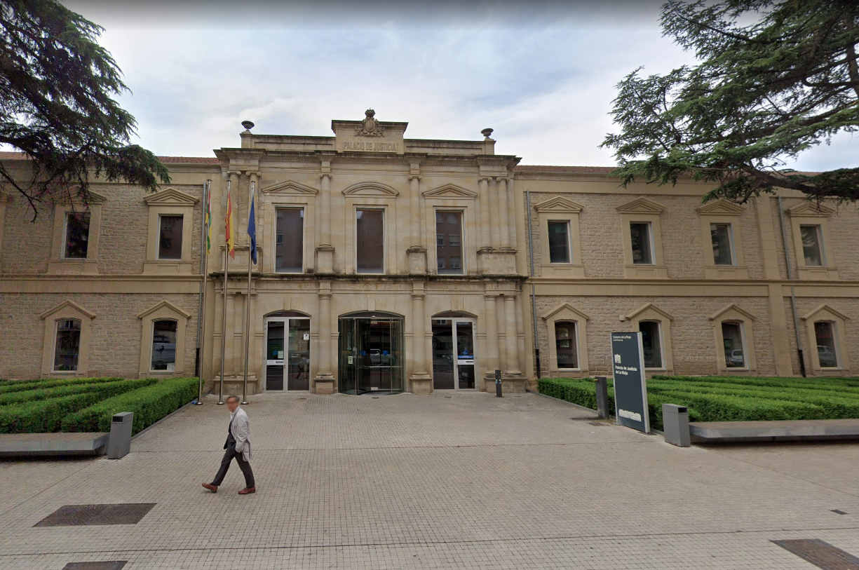 Fiscalía pide 47 años de cárcel para el exentrenador del Varea, que será juzgado la semana que viene Fiscalía pide 47 años de cárcel para el exentrenador del Varea, que será juzgado la semana que viene