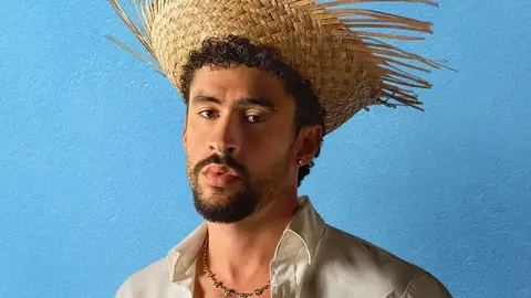 Bad Bunny, en un cartel del espectáculo de medio tiempo en la Super Bowl 2026 Bad Bunny, en un cartel del espectáculo de medio tiempo en la Super Bowl 2026