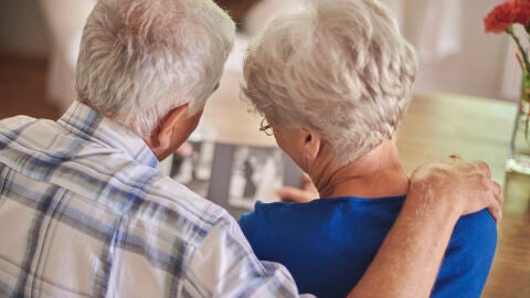 Una pareja de ancianos. Imagen de archivo. 