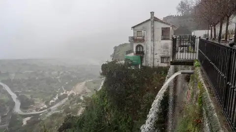 Vista de un caño de agua en Grazalema (Cádiz) a 6 de febrero. Vista de un caño de agua en Grazalema (Cádiz) a 6 de febrero.