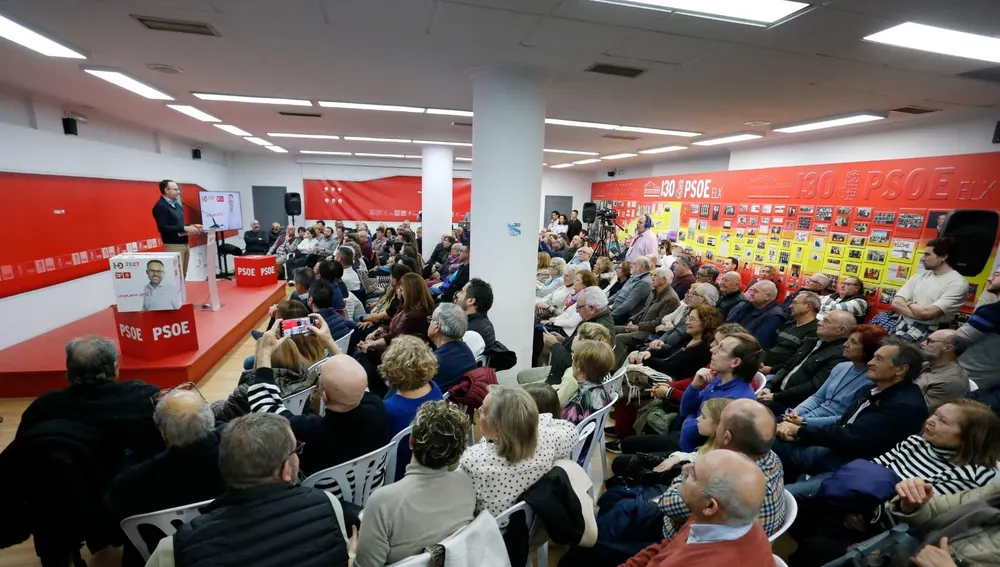 Acto en el que Héctor Díez ha anunciado que concurrirá a las primaras del PSOE para ser alcaldable en Elche. Acto en el que Héctor Díez ha anunciado que concurrirá a las primaras del PSOE para ser alcaldable en Elche.