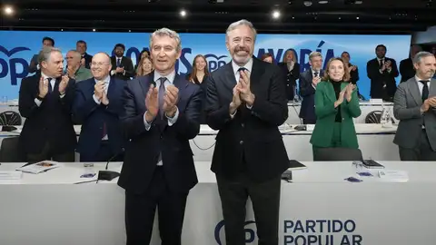 Azcón y Feijóo durante la reunión en Madrid Azcón y Feijóo durante la reunión en Madrid