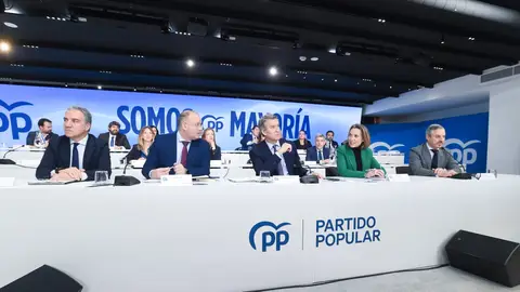 El PP resta importancia a la pérdida de escaños en Aragón y se centra en desgastar a Sánchez El PP resta importancia a la pérdida de escaños en Aragón y se centra en desgastar a Sánchez