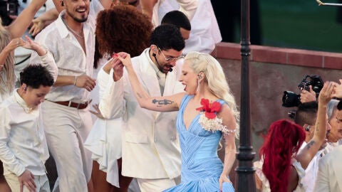 Bad Bunny y Lady Gaga en la actuaci&oacute;n de a Super Bowl 2026