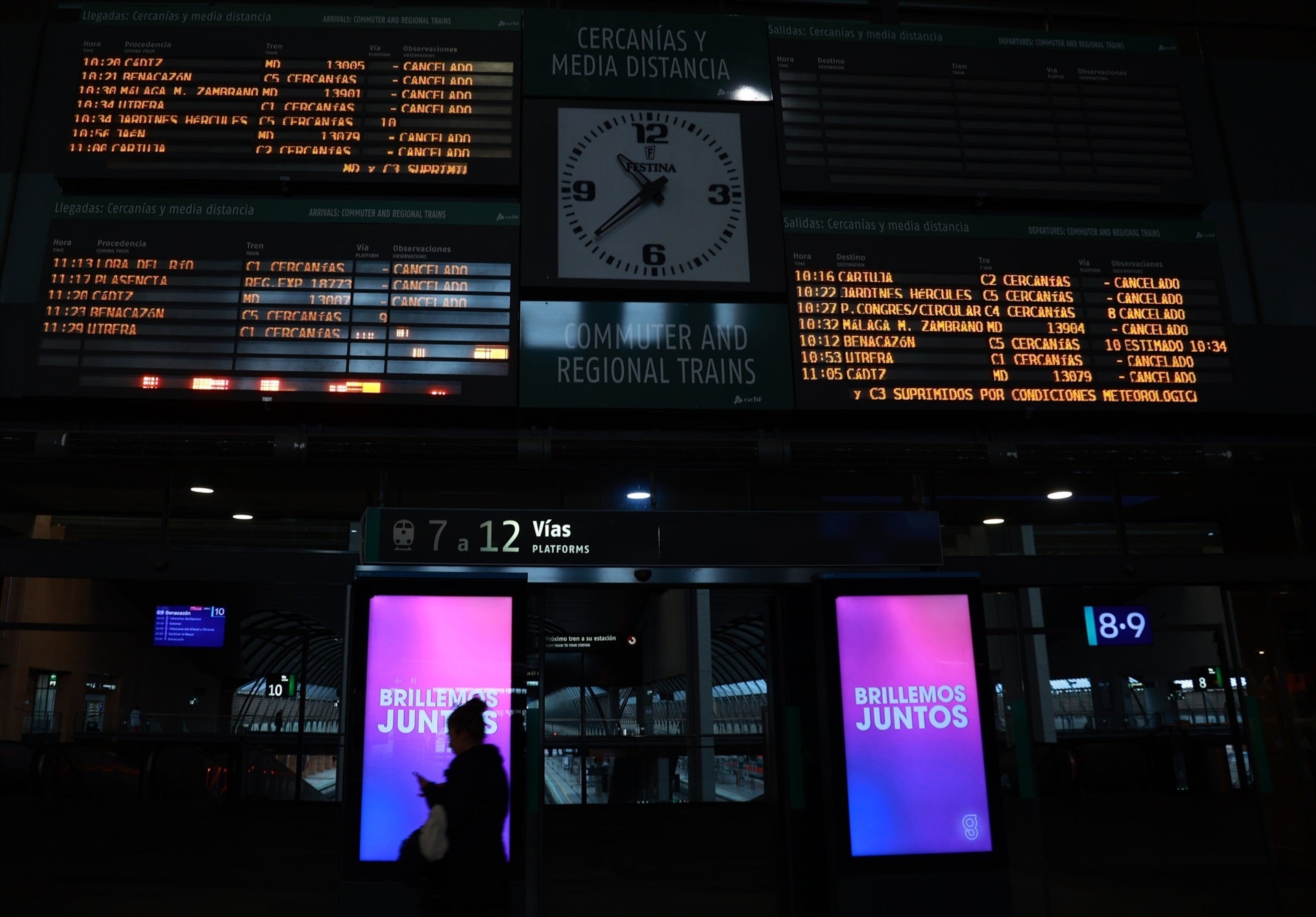 El Sindicato Ferroviario denuncia la "indecencia" de Transportes tras enterarse del fin de la huelga por los medios: "Nos han excluido" El Sindicato Ferroviario denuncia la "indecencia" de Transportes tras enterarse del fin de la huelga por los medios: "Nos han excluido"